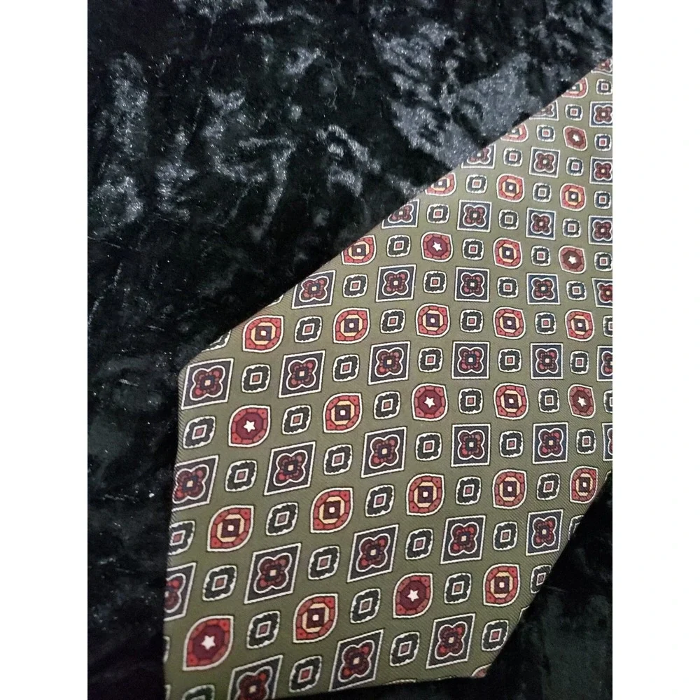 Vintage Tommy Hilfiger Two Tone Designer Mens Neck Tie Green Red Career Wear USA